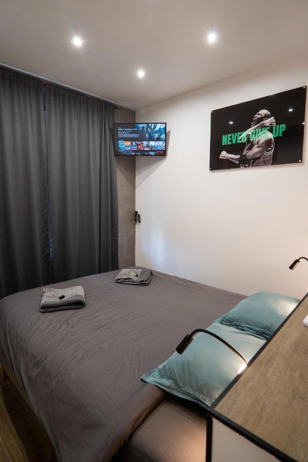 Capsule Wellness - Sauna - Balneo - Machine De Sport Privatif - Ps5 - 2 Chambres Valenciennes Buitenkant foto